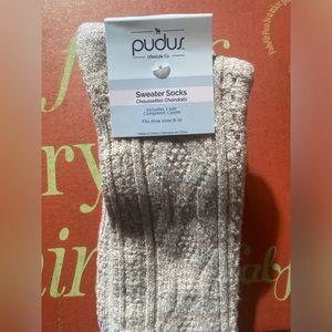 Pudus Sweater Socks